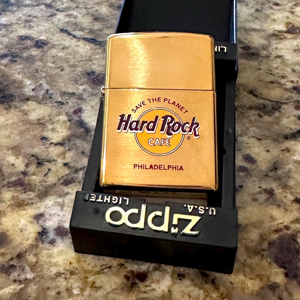 Hard Rock Cafe Gold Zippo Lighter BNIB